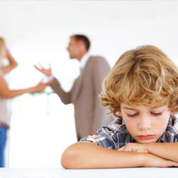 Child with arguing parents
